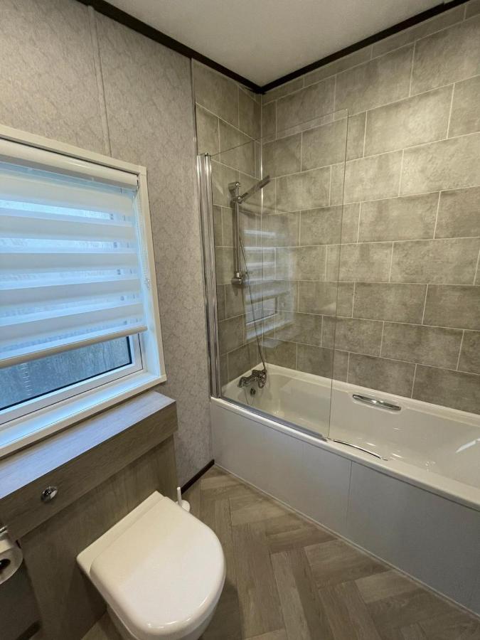 Brackencroft Lodge With Hot Tub 约克 外观 照片